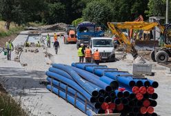Wrocław. Przebudowa ul. Osobowickiej. Widać pierwsze chodniki i parking
