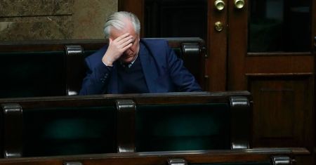 Kontrowersyjna okładka. Jarosław Gowin reaguje