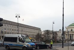 Warszawa. Kolizja na placu Trzech Krzyży. Zablokowana jezdnia w kierunku ronda Gaulle'a