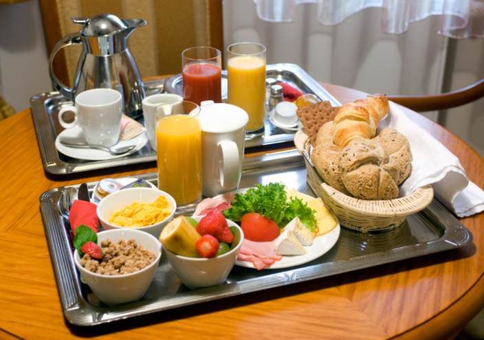 Jak wygląda śniadanie w luksusowym hotelu?