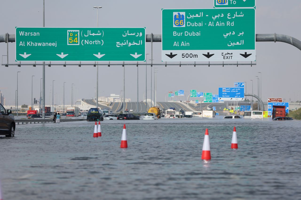 Dubaj wciąż sparaliżowany. Fatalna sytuacja na lotnisku