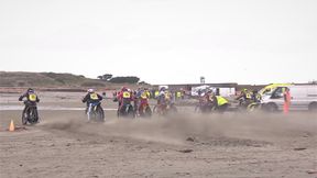 Żużel. Niespotykane zawody w Wielkiej Brytanii. Zawodnicy ścigali się na plaży (wideo)