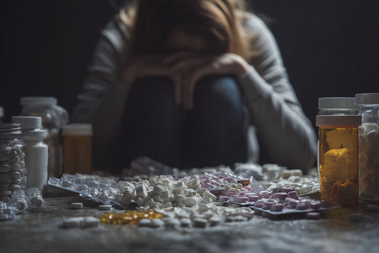 Sejf z opioidami i recepty na cudze PESEL-e. Kraków łączy ślady po serii śmierci młodych kobiet