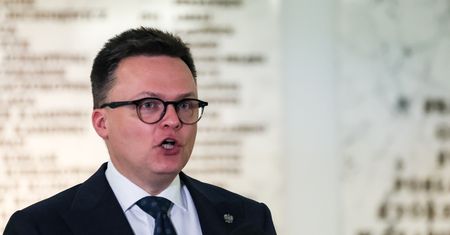 Hołownia skomentował odwołanie Obajtka
