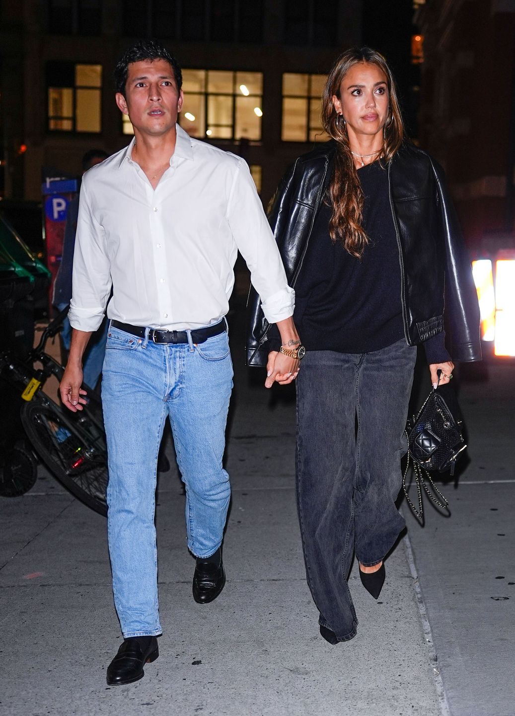 Danny Ramirez i Jessica Alba