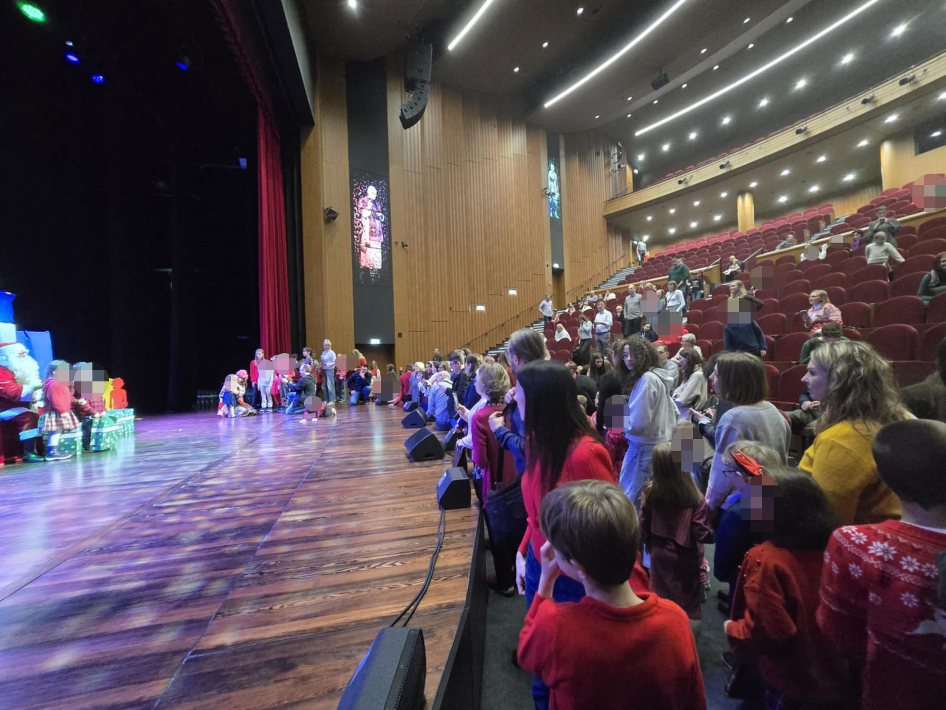 Kolejka do spotkania ze św. Mikołajem