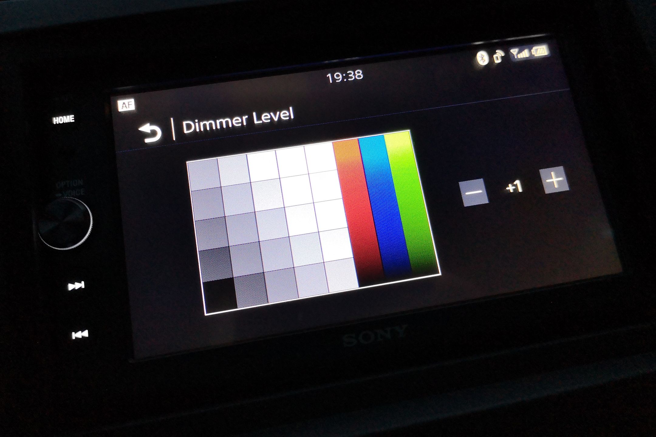 Sony XAV-AX100: sposób na Android Auto i Apple CarPlay w każdym samochodzie 11