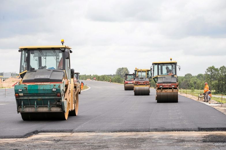 Ciężki sprzęt nie zdążył nawet wyjechać na plac budowy