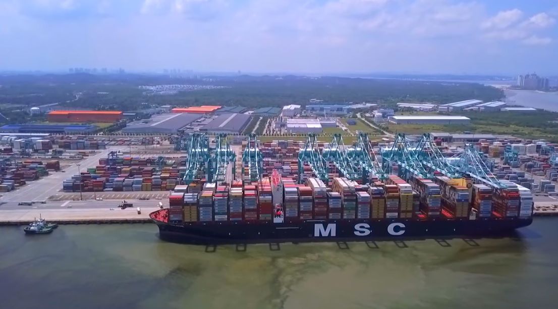 MSC Gülsün. Największy kontenerowiec świata pojawi się w Gdańsku. Zobacz wideo 1