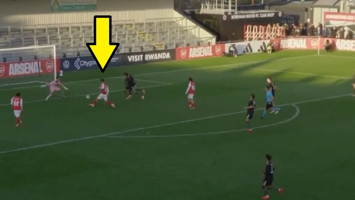 Twitter / Screen / Canal+Sport / Na zdjęciu: Max Dowman strzelił pięknego gola w młodzieżowej Lidze Mistrzów