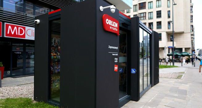 Orlen w Ruchu z nowymi kioskami, do których można wejść