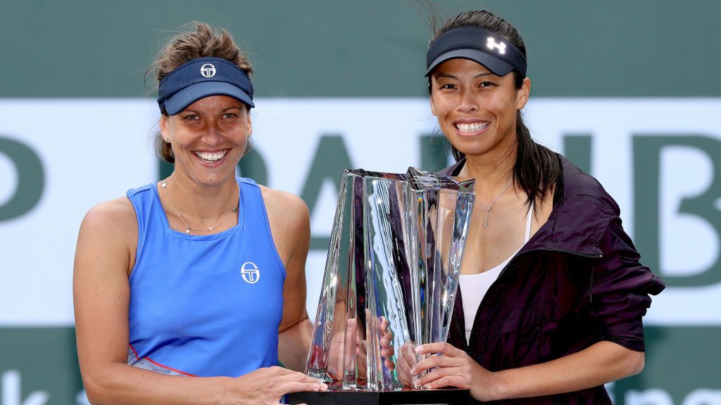 Getty Images / Matthew Stockman / Na zdjęciu: Barbora Strycova i Su-Wei Hsieh, mistrzynie BNP Paribas Open 2018 w grze podwójnej