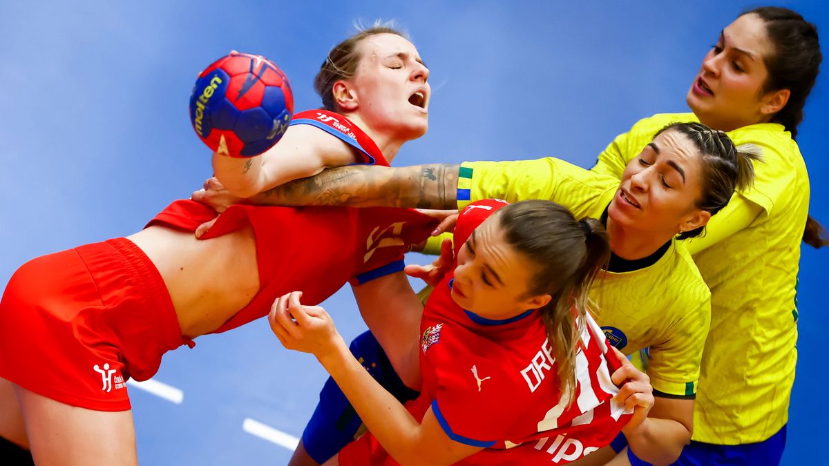 PAP/EPA / HANNIBAL HANSCHKE / Mecz Czechy - Brazylia