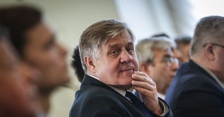 Jurgiel: KE nie może nakazać sprzedaży państwowej ziemi