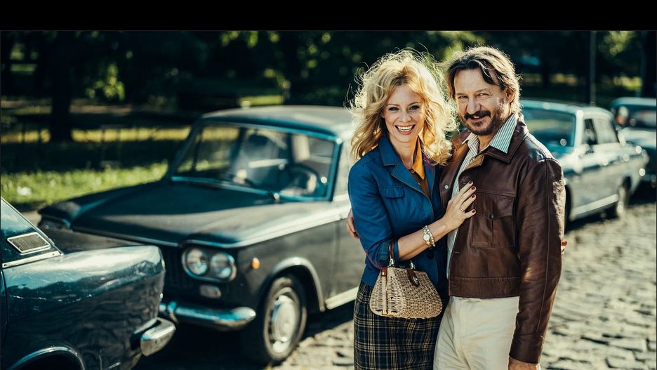 Magdalena Boczarska i Robert Więckiewicz na planie "Różyczki 2"