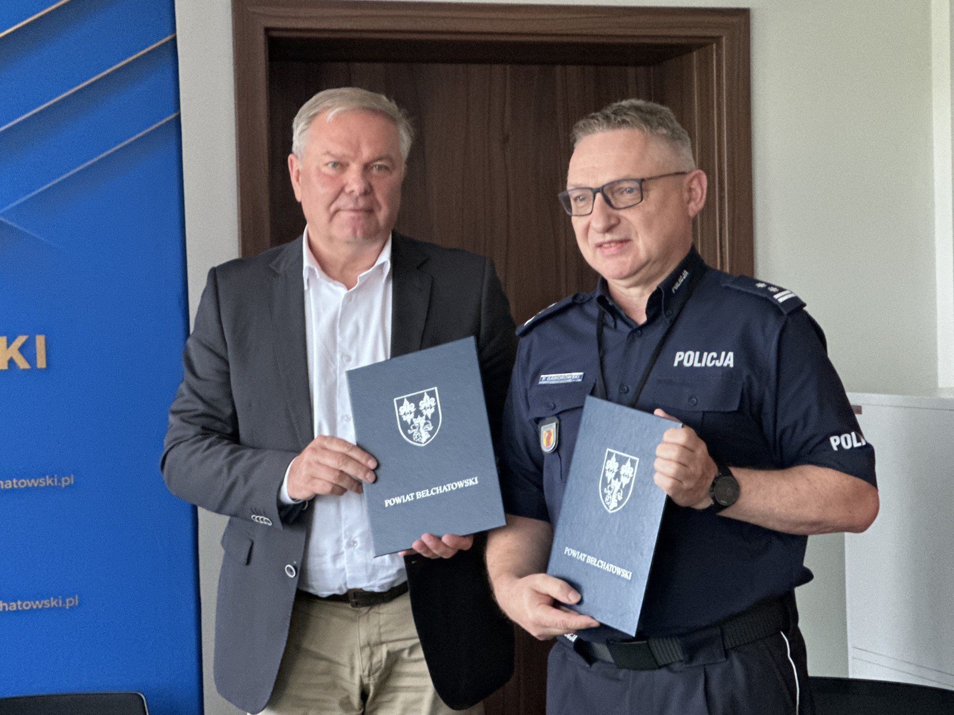 Podpisano umowę na przekazanie pieniędzy dla policji