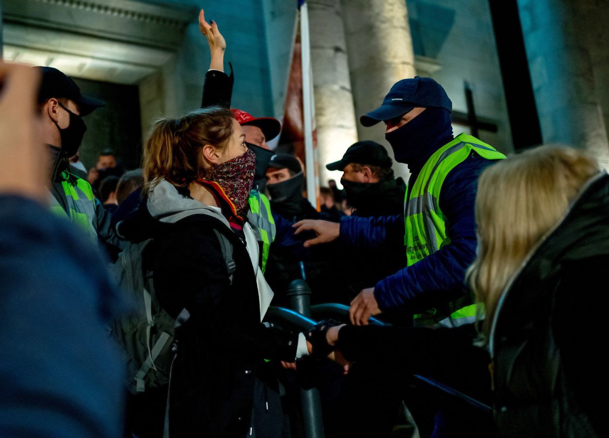 Strajk kobiet. Katowiccy policjanci mówią, jak z ich perspektywy wyglądają protesty