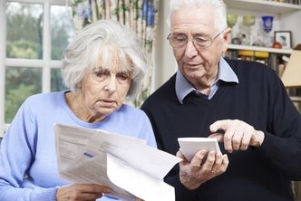 Obniżenie wieku emerytalnego. Większy deficyt FUS, ale najubożsi nie stracą