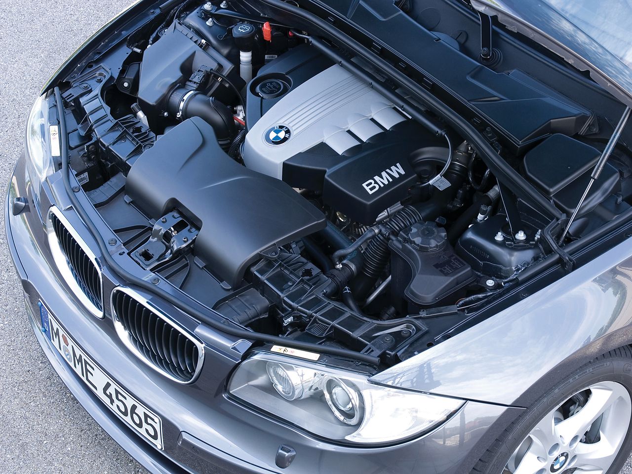 Silnik 2.0 od BMW (kod N47) to często bardzo negatywnie oceniana jednostka. Mimo wszystko cieszy się dużą popularnością wśród kierowców.