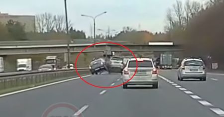 Najniebezpieczniejsza droga w Polsce. Mercedes zajechał drogę