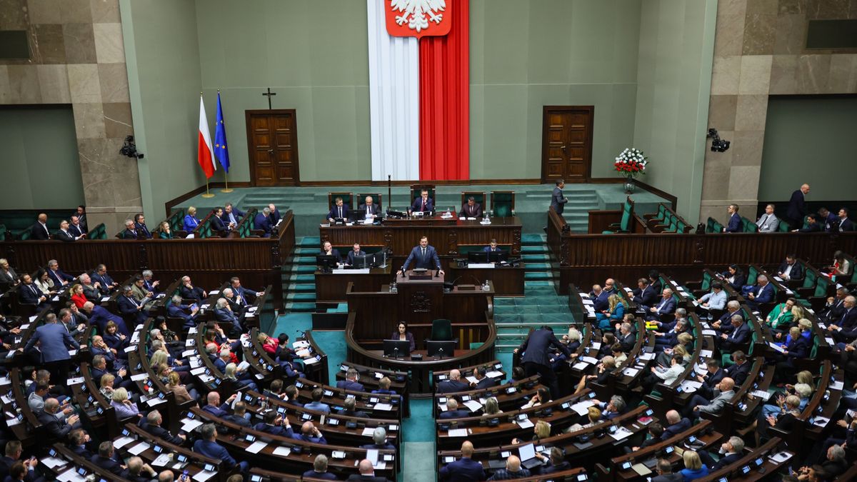 Sejm przyjął poprawki Senatu ws. zmiany naliczania stażu pracy