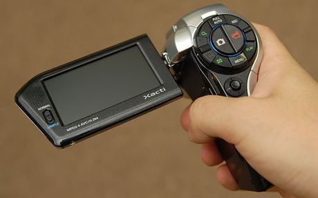 Sanyo Xacti DMX-HD1000 – mała kamera z FullHD 1