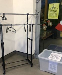 Warszawa. Pozostaw ciepłe ubrania na wieszaku. Białołęka włącza się w akcję
