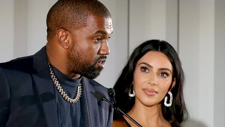 Kim Kardashian jest WŚCIEKŁA na Kanye Westa. Znów idą na wojnę. "Naraża dzieci na NIEBEZPIECZEŃSTWO"