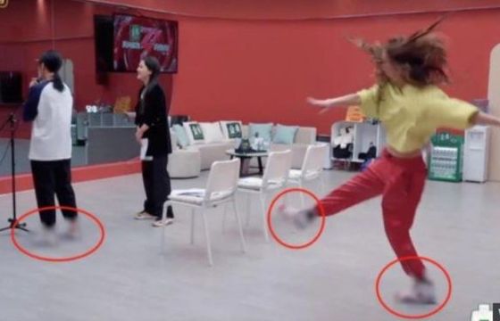 Chińskie stacje tv zamazują loga zachodnich marek, to zemsta za wsparcie dla prześladowanych Ujgurów