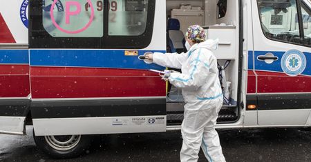Rośnie liczba zakażeń. "Sytuacja katastroficzna"