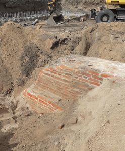 Przypadkowe odkrycie na budowie w Toruniu. Setki lat był ukryty pod ziemią