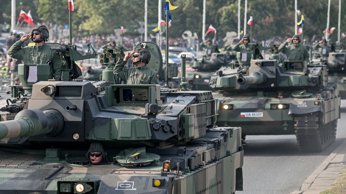 Czołgi K2 podczas parady z okazji Święta Wojska Polskiego, 15 sierpnia 2024 roku