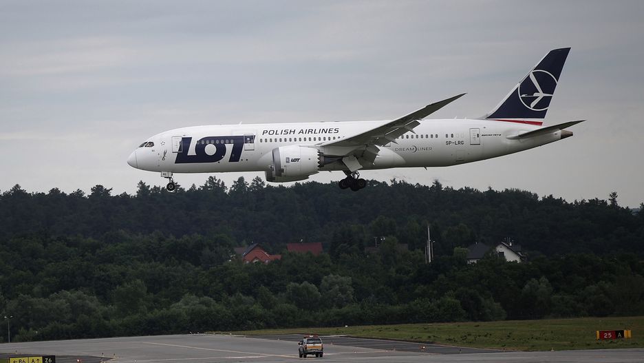 samolot
�ukasz G�gulski
inauguracja po��czenia, Krak�w Airport, Krak�w-Balice, lot, lotnicze, lotnisko, Nowy Jork - Krak�w - Nowy Jork, PLL LOT, po��czenie, samolot, transatlantyckie po��czenie 