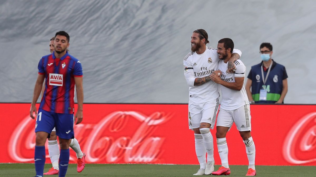 Sergio Ramos i Eden Hazard cieszą się po strzelonej bramce
