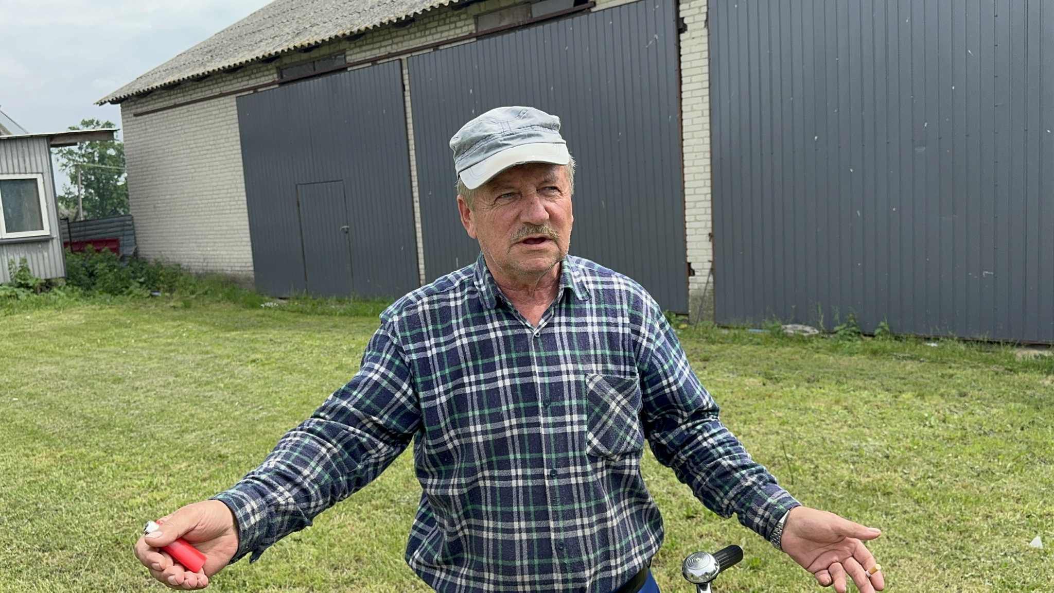 - Nie było tutaj ani jednego działacza - mówi wprost Stanisław