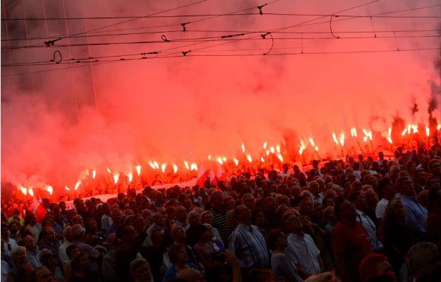 Kontrowersje wokół apelu smoleńskiego. Poseł PiS: za kilka miesięcy rozważyć, czy ma sens