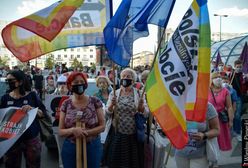 Strajk kobiet. Polskie Babcie ramię w ramię z protestującymi