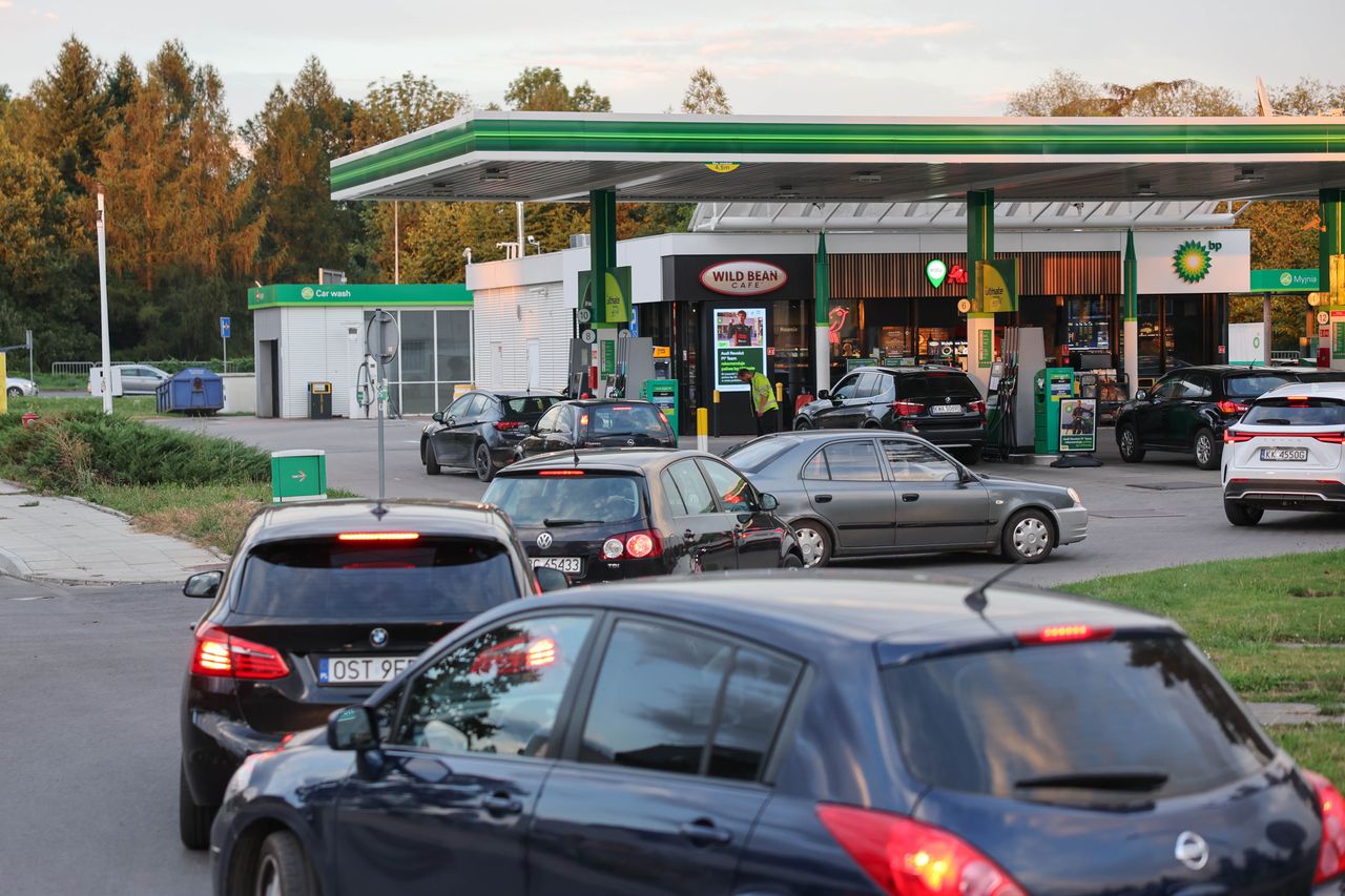 "Wysokie rachunki za tankowanie". Eksperci pokazują skalę podwyżek