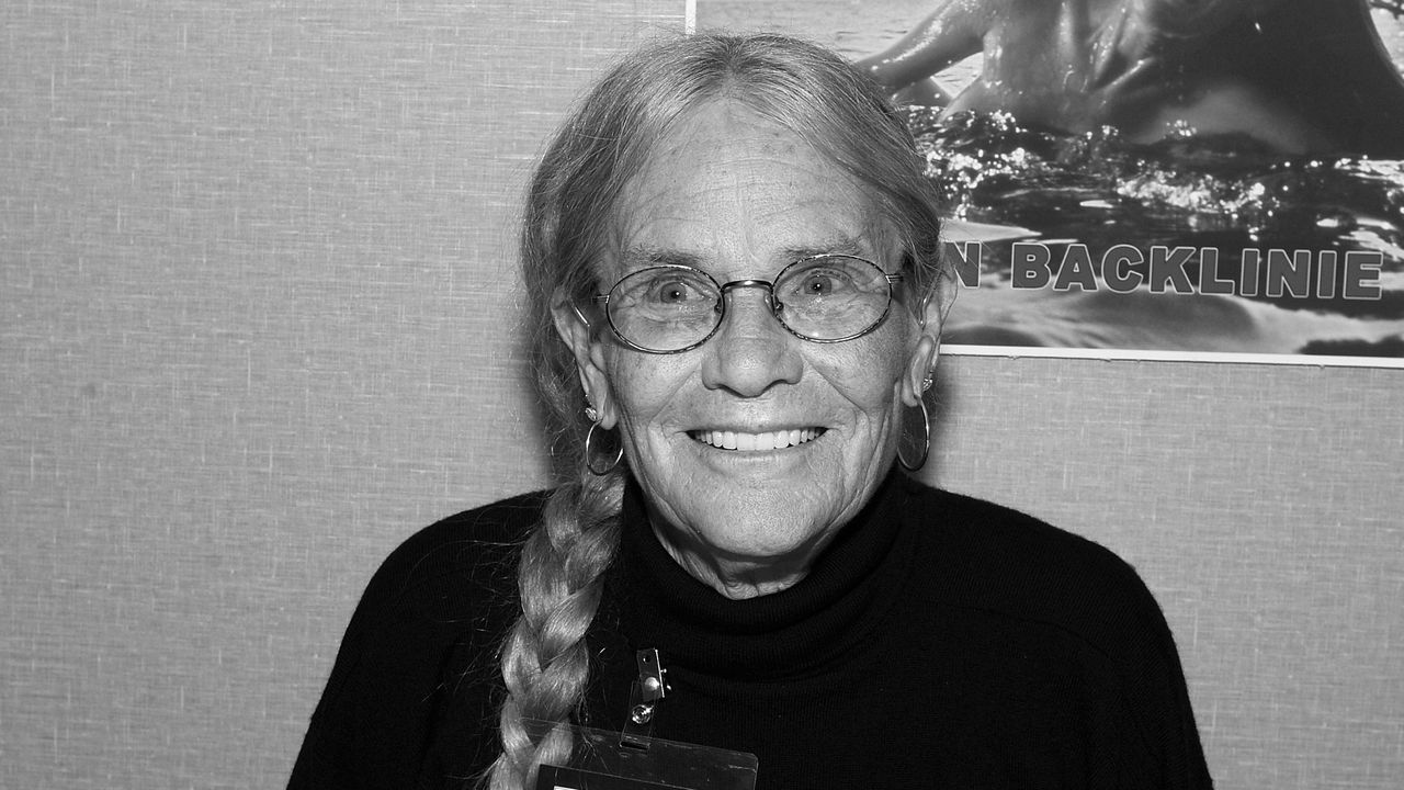 "Jaws" stuntwoman Susan Backlinie dies at 77, husband confirms