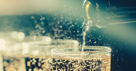 Toksyczny "szampan". Jak prosecco rujnuje środowisko i zdrowie