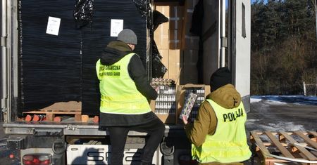W miesiąc zarabiają milion złotych. Gangi porzucają narkotyki dla papierosów