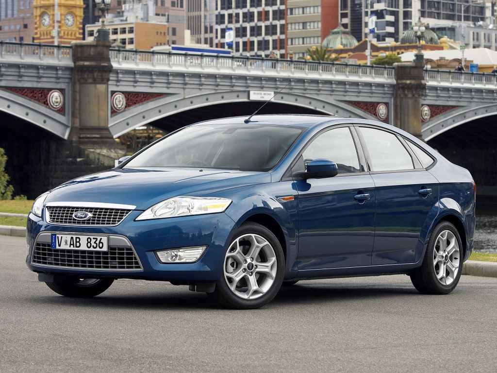 Mondeo z lat 2007-2014. Takim jeździł Bond (przez chwilę, ale zawsze)