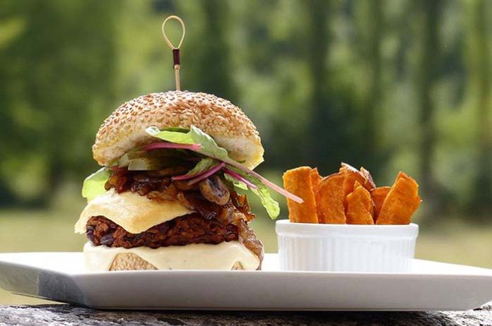 Koniec "burgerów" wege? Europosłowie wypowiadają wojnę nazwom