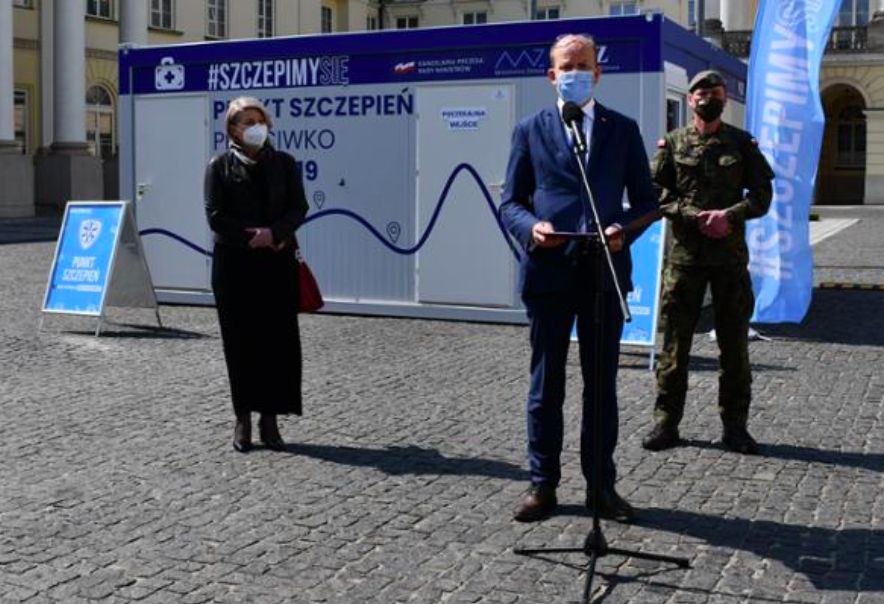 Warszawa. Od soboty 1 maja, od godziny 10, czynny będzie mobilny punkt szczepień na placu Bankowym