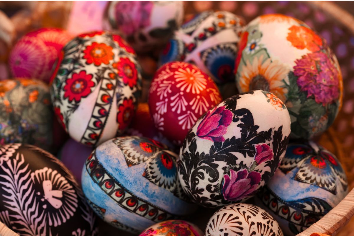 Dlaczego na Wielkanoc malujemy jajka? Zwyczaj jest starszy od chrześcijaństwa