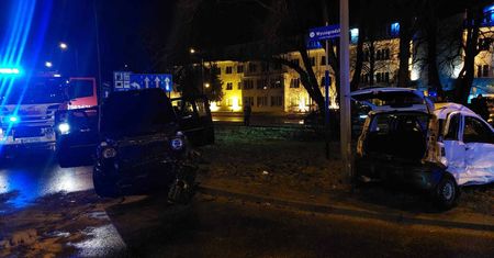 Zdarzenie drogowe na skrzyżowaniu ul. Wyszogrodzkiej z al. Piłsudskiego