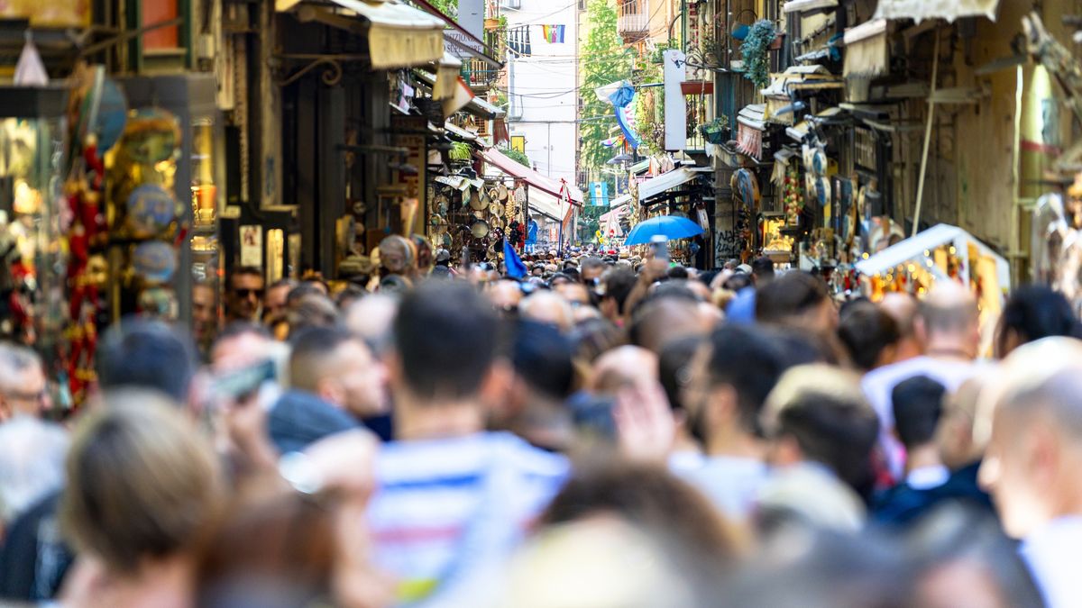 Tourists walking in the city centre of Naples
Crowd of people walking and shopping in the famous Via San Gregorio Armeno, city centre of Naples, Italy
Roberto Moiola / Sysaworld