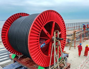 6 tys. km kabla przez Atlantyk. Kanada chce ominąć USA