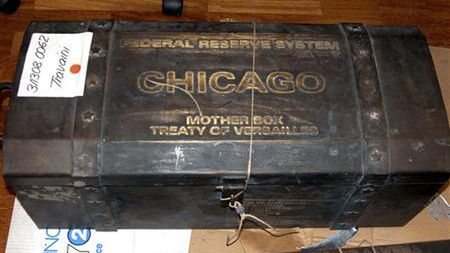 W tej skrzyni znaleziono 6 bilionów dolarów 1