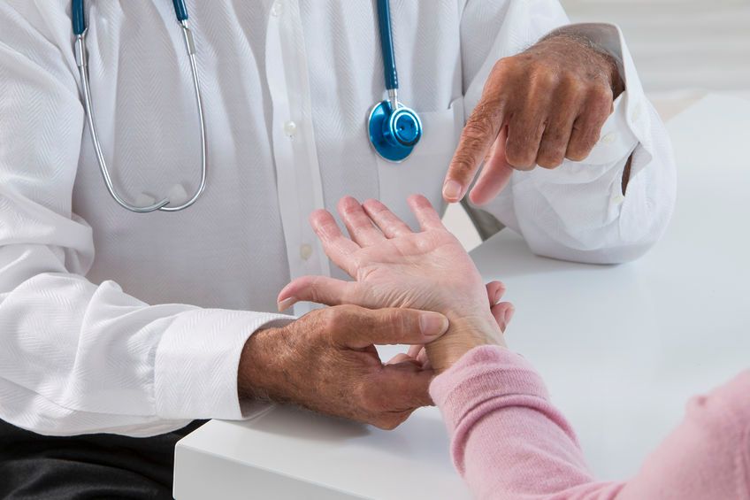 Spuchnięty palec Amerykanki był objawem gruźlicy. Potencjalnie śmiertelna choroba znów atakuje